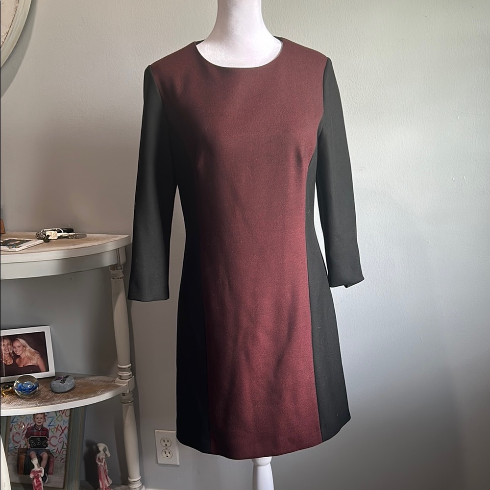 [HOBBS]  Burgundy and Black Longsleeve Dress - Size 6